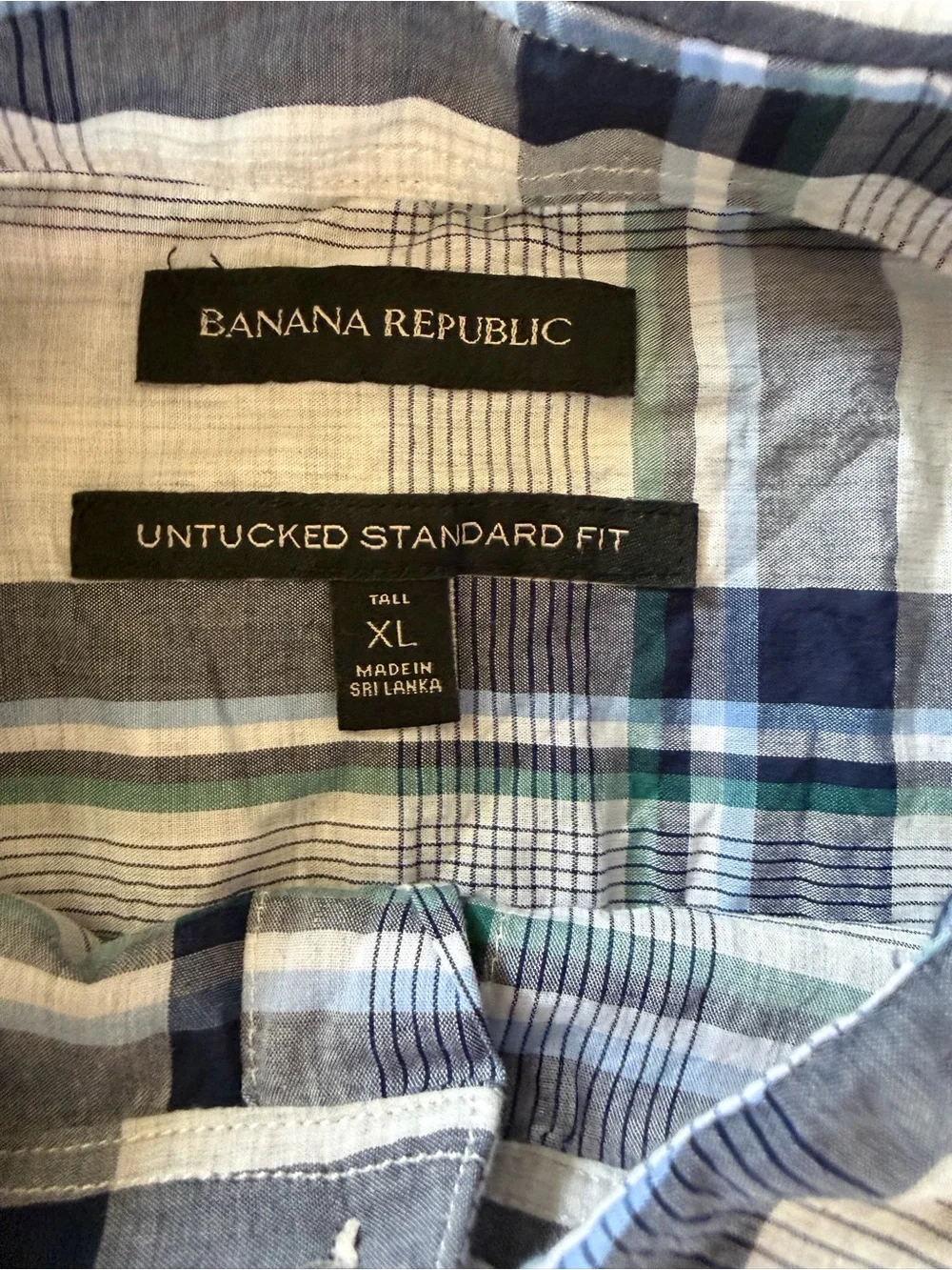 Banana Republic Navy & Gray Plaid Long-Sleeve Button-Down Shirt